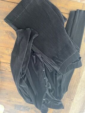 Jolie & Joy Black Pleated 2 piece set